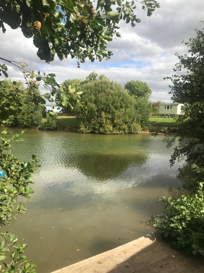 Elton Barn Fishery & Retreat Nottingham Extérieur photo